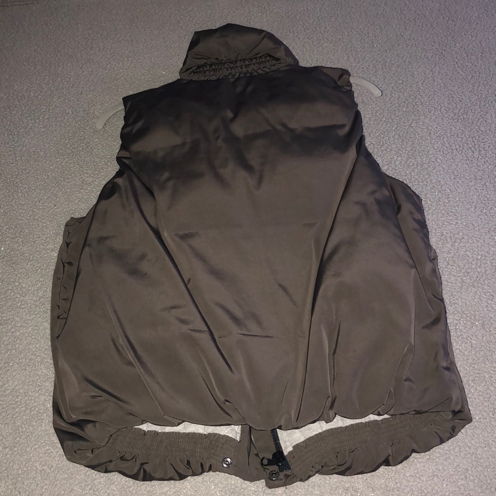 Vest - Picture 2 of 4